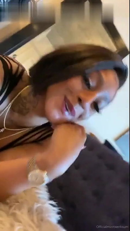 Mizz Twerksum – theofficialmizztwerksum OnlyFans Leaks (4 Videos) 4