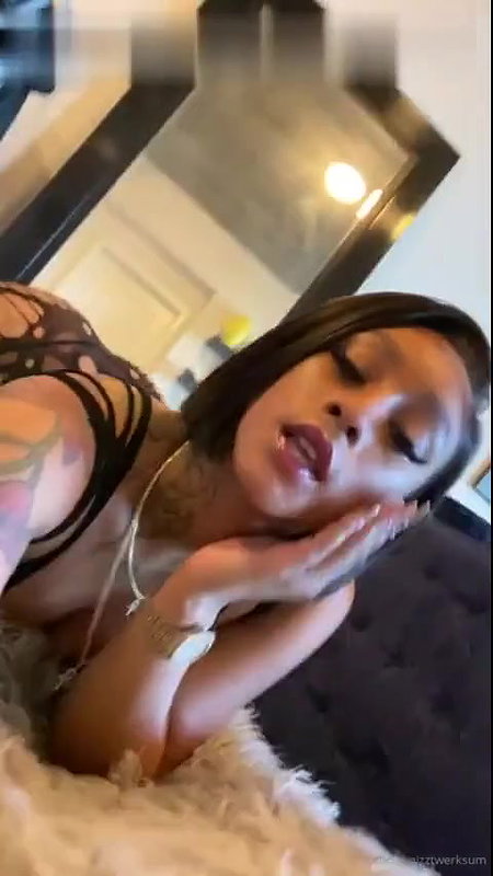Mizz Twerksum – theofficialmizztwerksum OnlyFans Leaks (4 Videos) 4
