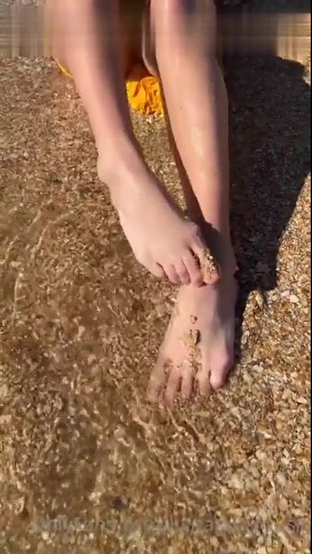Natalie Roush Feet Tease On Beach PPV Video Leaked