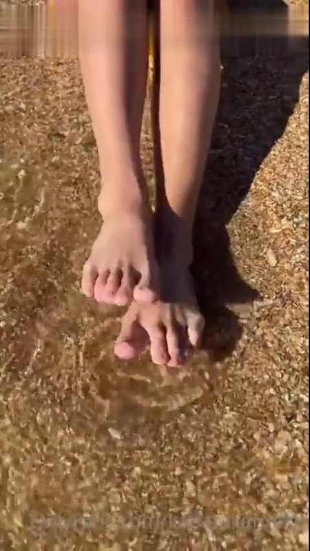 Natalie Roush Feet Tease On Beach PPV Video Leaked