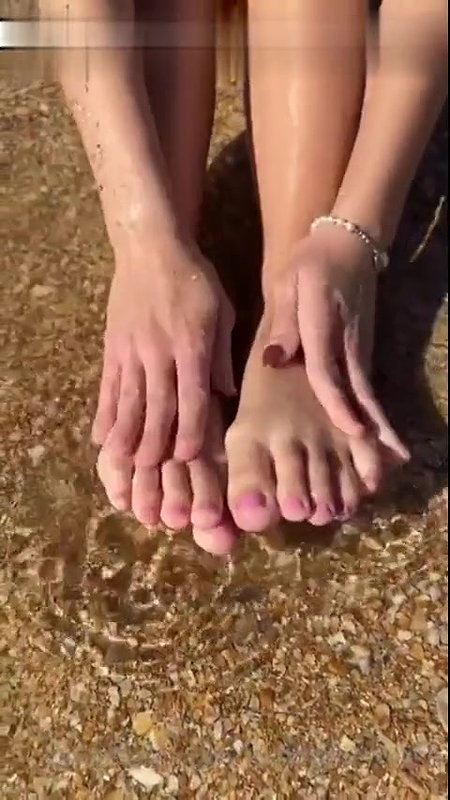 Natalie Roush Feet Tease On Beach PPV Video Leaked