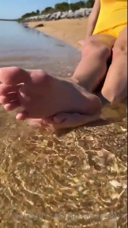 Natalie Roush Feet Tease On Beach PPV Video Leaked