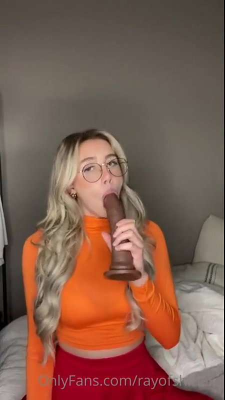 Rayofshinexo Velma Cosplay Dildo Riding Video Leaked – OnlyFans