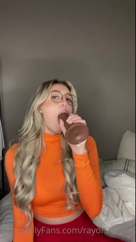 Rayofshinexo Velma Cosplay Dildo Riding Video Leaked – OnlyFans