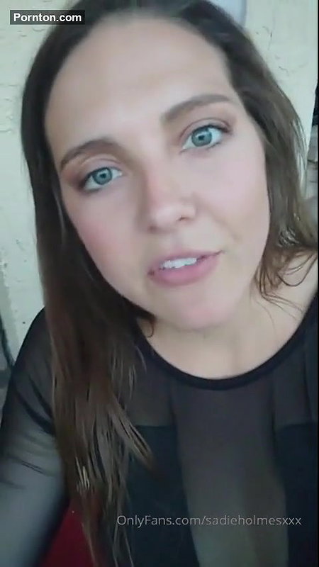 sadieholmesxxx.H OnlyFans Leaks (3 Videos) 2