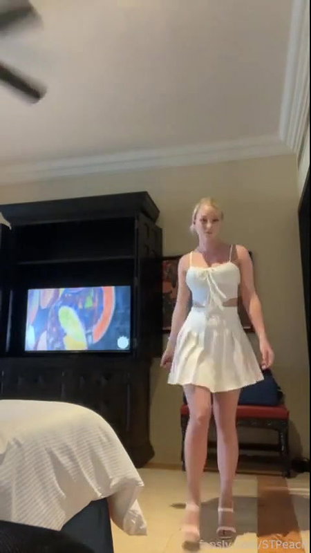 STPeach Ass Skirt High Heels Fansly Video Leaked