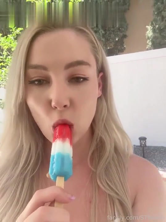STPeach Popsicle Blowjob Outdoors Video Leaked – OnlyFans