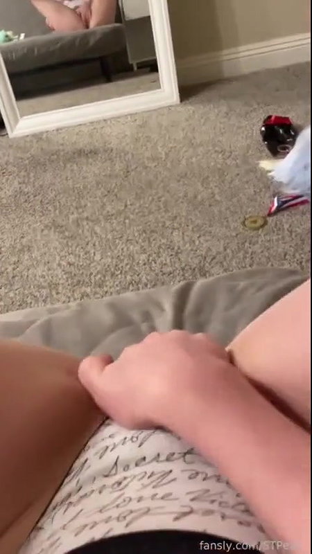 STPeach Unshaved Pussy Grinding Fansly Video Leaked