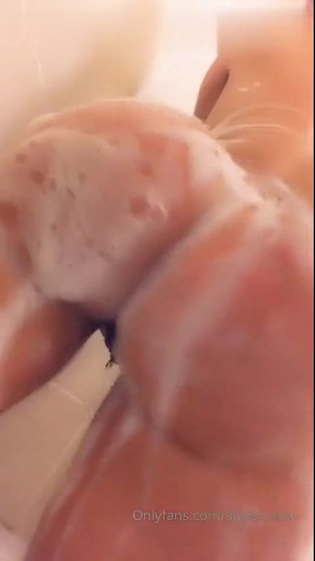 supercakes – blondegummybear OnlyFans Leaks (2 Videos) 1