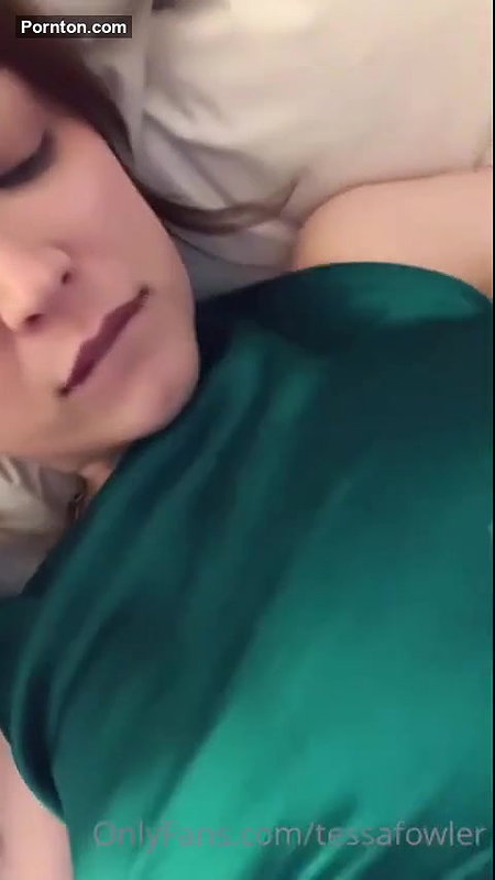 Tessa Fowler Nipple Sucking OnlyFans Video Leaked