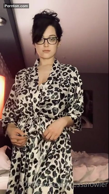 Tessa Fowler OnlyFans Leaks (2 Videos) 1