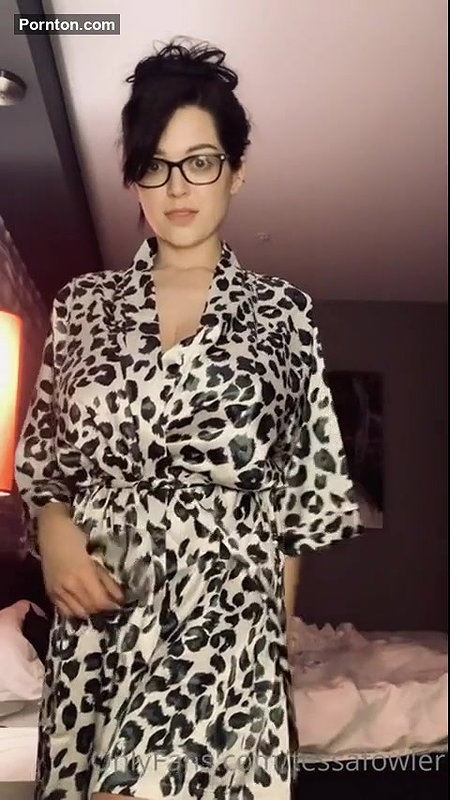 Tessa Fowler OnlyFans Leaks (2 Videos) 1