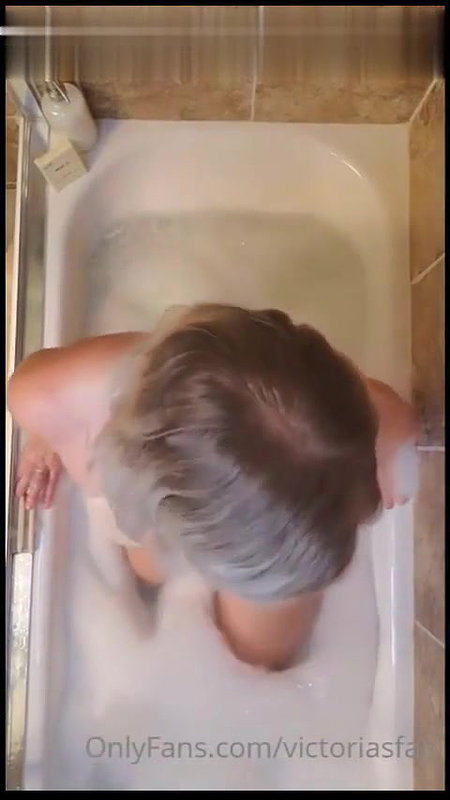 Victoriasfan Nude Bath Onlyfans Video