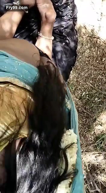 Sexy ass bhabhi outdoor
