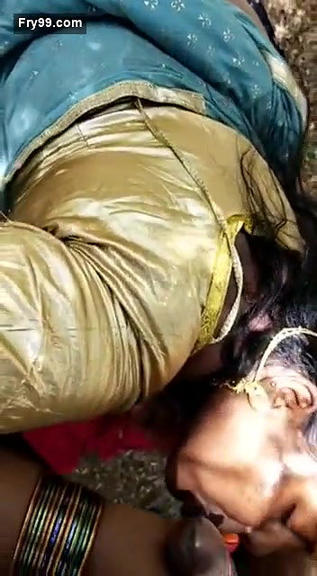 Sexy ass bhabhi outdoor