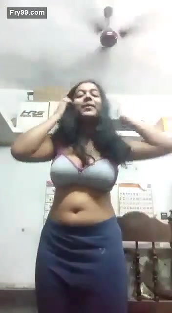 Desi village bhabi nice boobs
