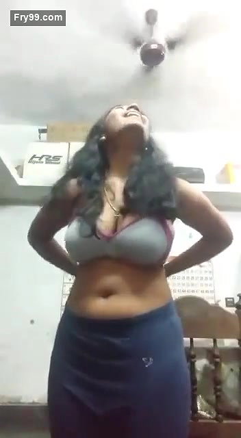 Desi village bhabi nice boobs