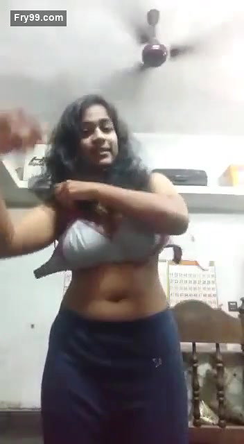 Desi village bhabi nice boobs
