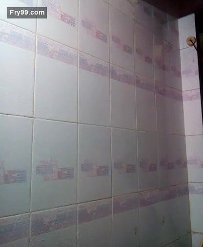 DESI INDIAN BHABHI SHOWING OFF HER BIGBOOBS