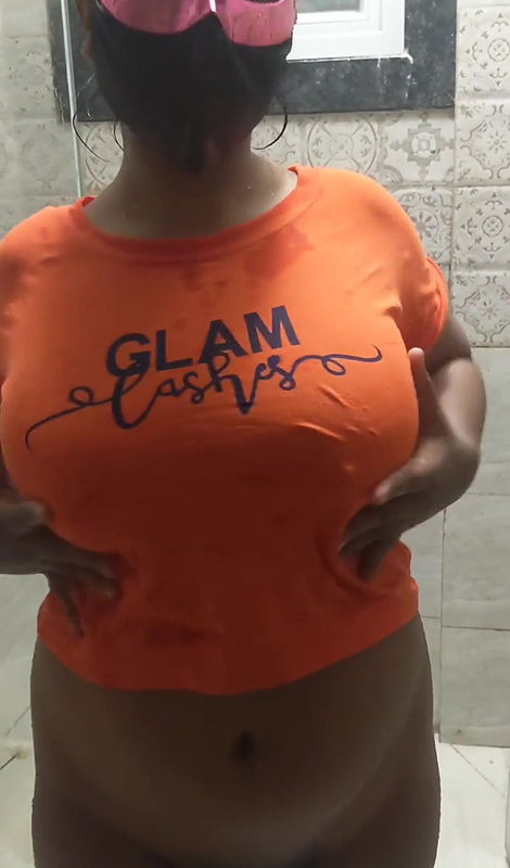 Main naha rahi thi or padosi ne meri gand mar li anal fuck desi indian girl big boobs natural tita wet clothes erotic se