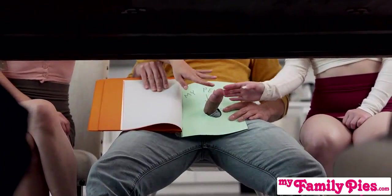 MyFamilyPies – Step Mom ＂Sit you ass down with your tiny pecker and wait until we finish our dessert＂ S22：E3