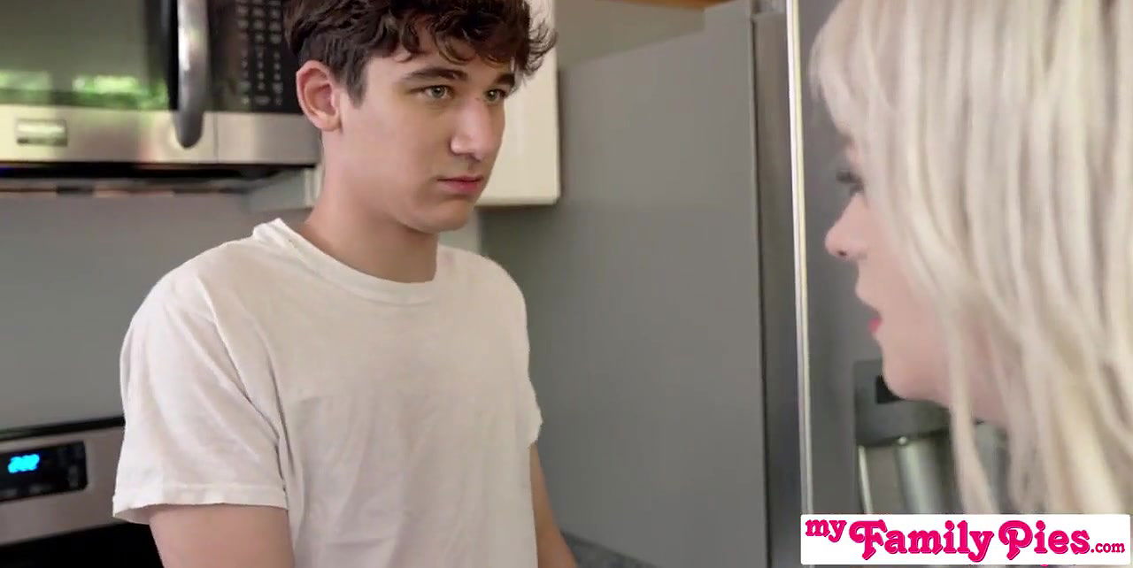 Step Sis Says ＂I guess I can’t call you little dicky anymore＂ S20：E3