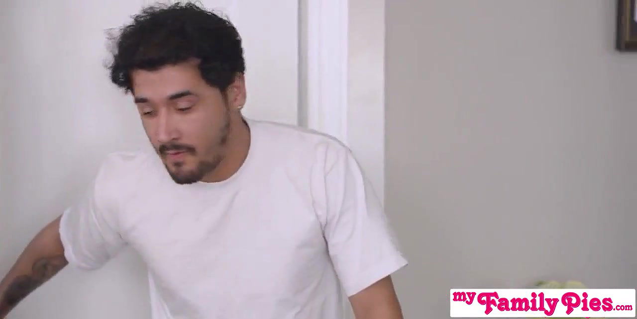 Stepsis Madison Summers Says ＂What if I told you I’m a freak？ Would you fap to me？!＂ S24：E5