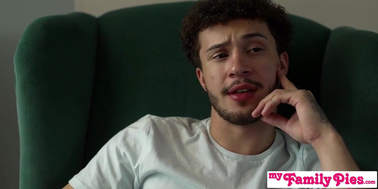 Stepsis Says ＂She’s naked and making out with you and she starts