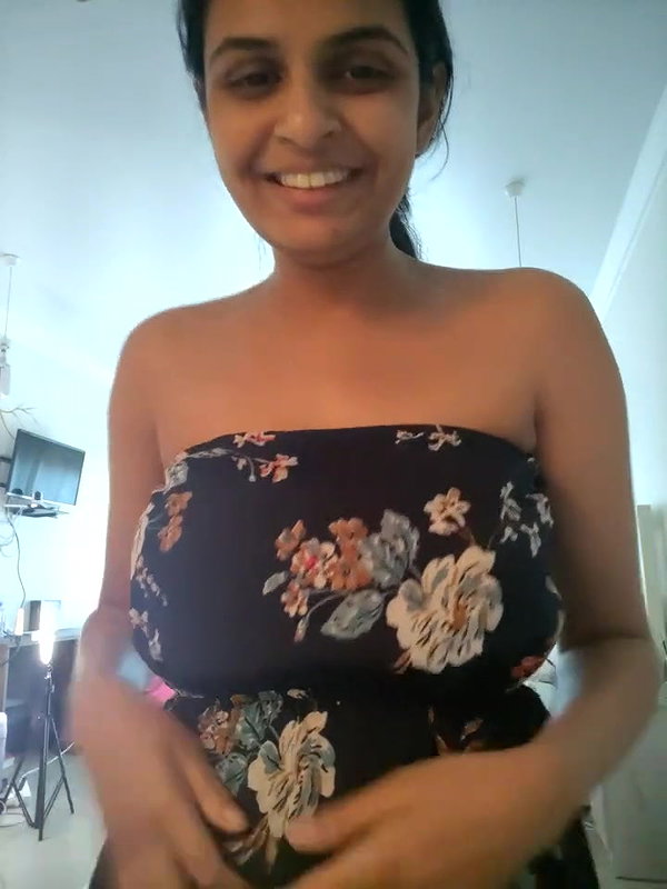 Very beautiful girl boobs showing to lover