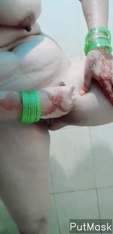 Newly married wife shave pussy