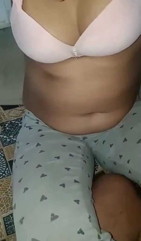 Desi sexy bhabhi nice fuck with stranger in home
