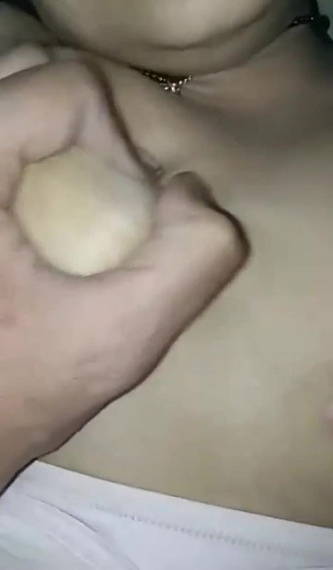 Desi sexy bhabhi nice fuck with stranger in home