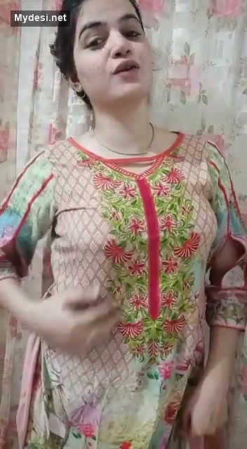 Desi wife sexy boobs