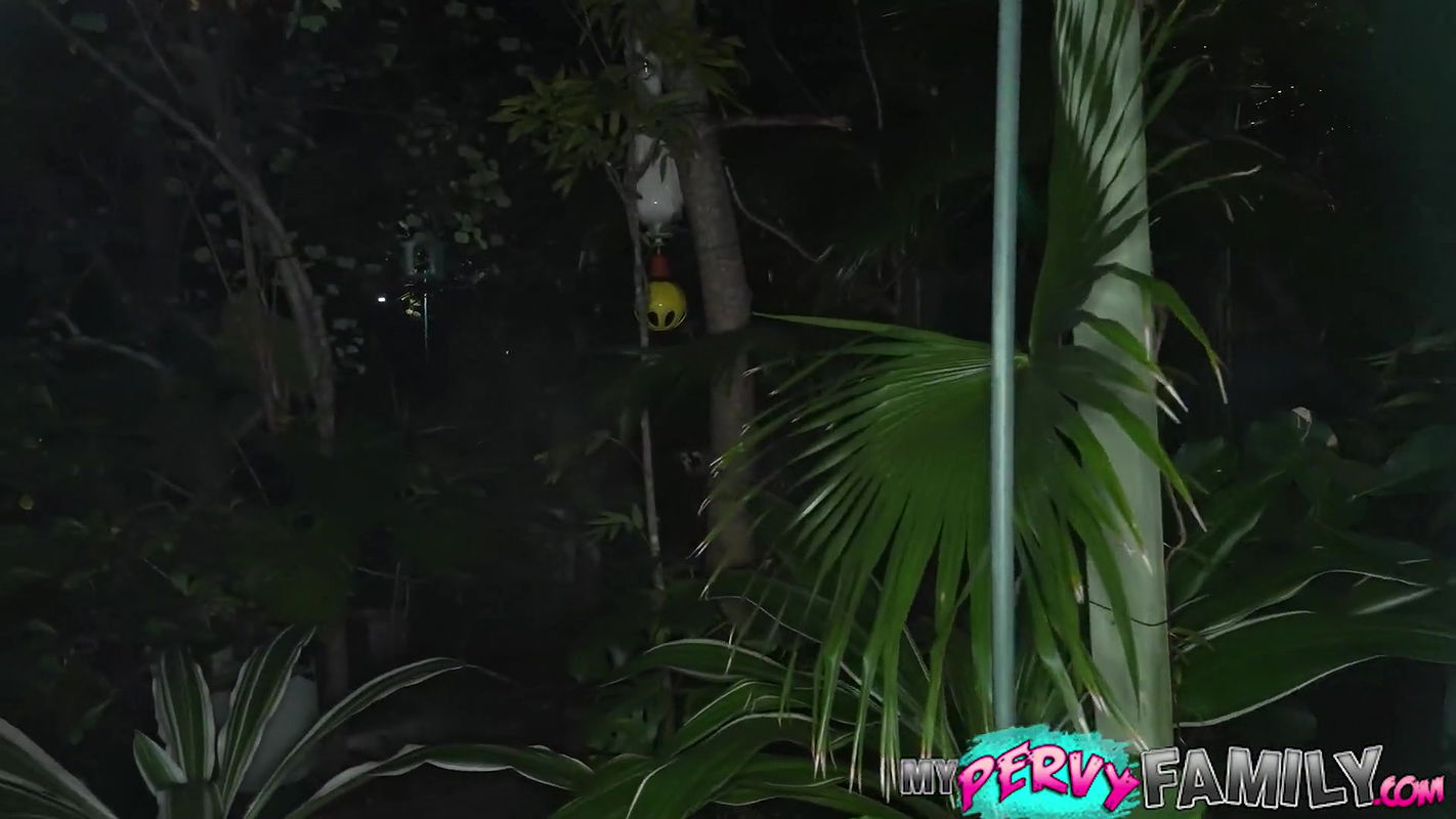 Teen Stepsister’s Jerkoff Prank – Mackenzie Mace –