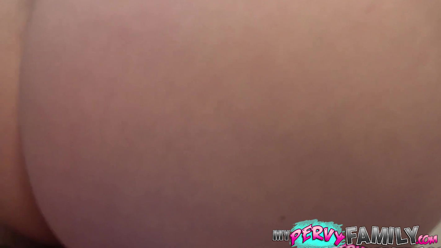 Ginger Stepsister Likes It Rough – Scarlett Johnson –