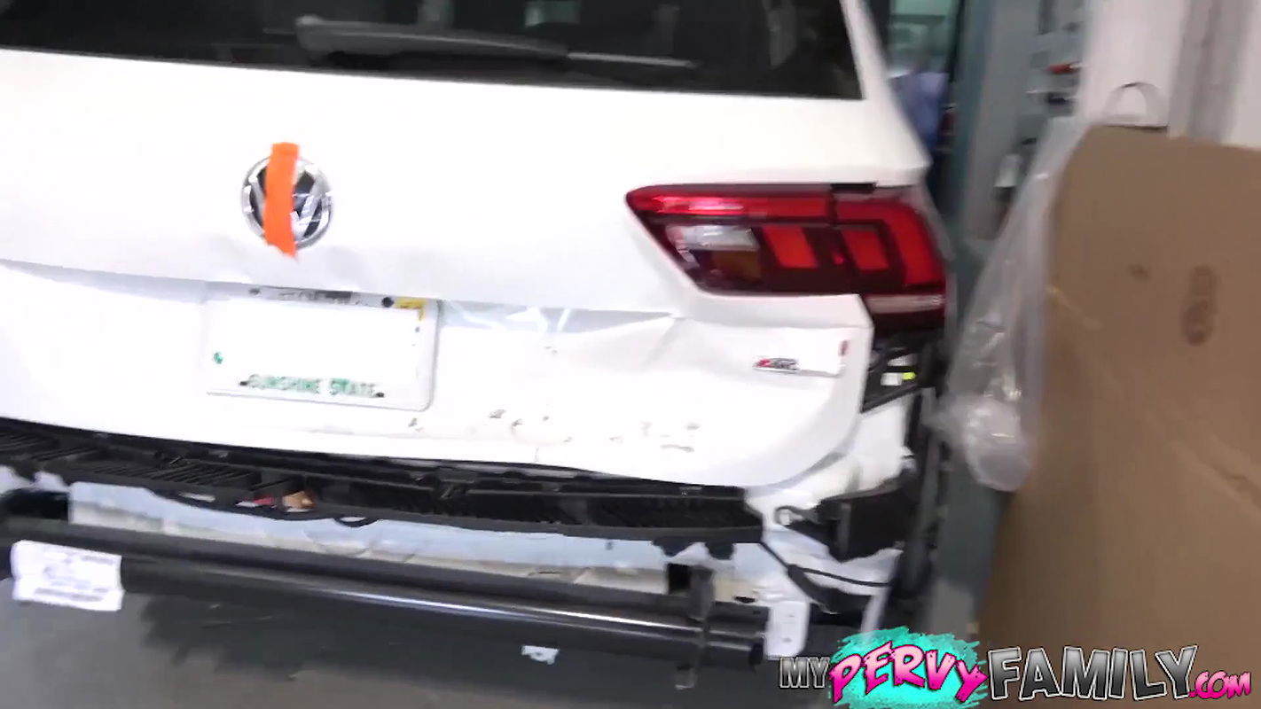 Fucking StepDaddy And Taking His Big Cum Facial In Car Garage