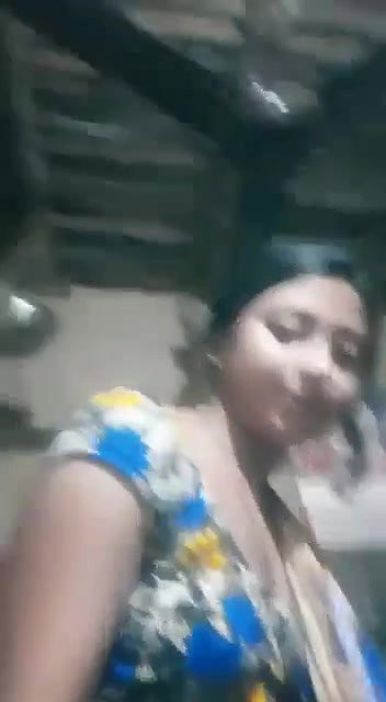 DESI NEWLY MARRIED BHABHI SHOWING NUDE