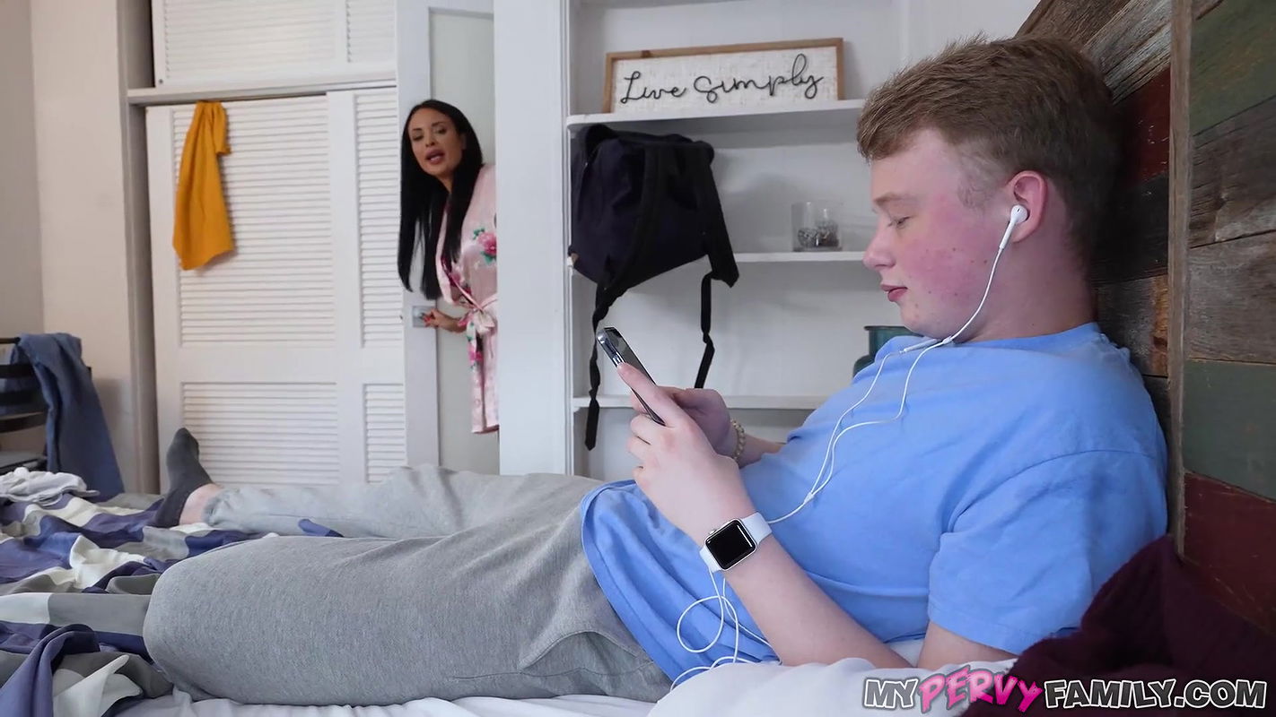 Knock Out StepMILF Fucks Stepson – Anissa Kate – MyPervyFamily