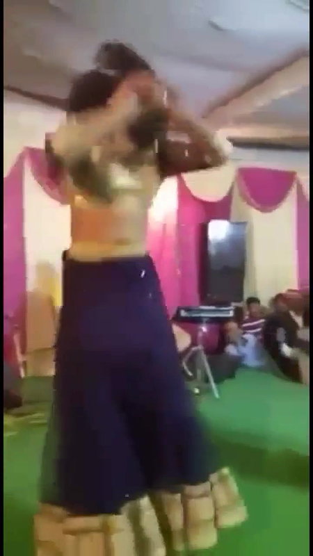 Oops moment with Arkestra dancing girl