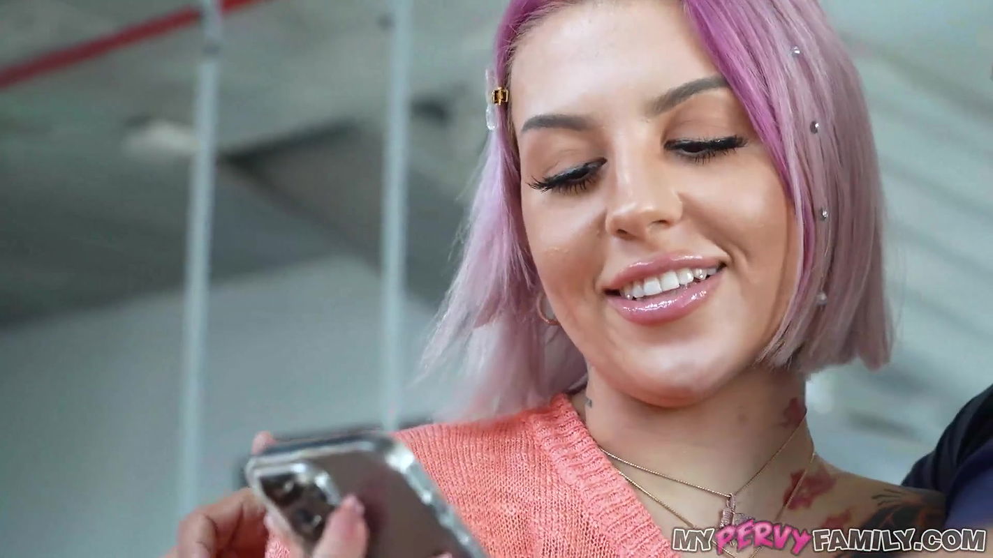 ＂I’M SO SCREWED!＂, Why Did I Fuck Her？ Stepdaughetr Wants More OF StepDads Cock – Luna Legend