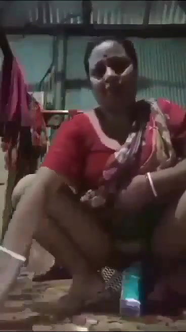 Unsatisfied Boudi Masturbating and Riding On Bottle with moaning Must Watch