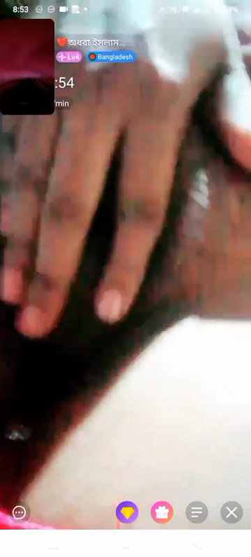Bangladeshi boudi showing boobs and pussy on chamet live with face