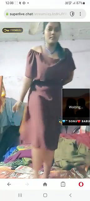 PIHU SHOWING HER BIG BOOBS ON SUPERLIVE WITH FACE