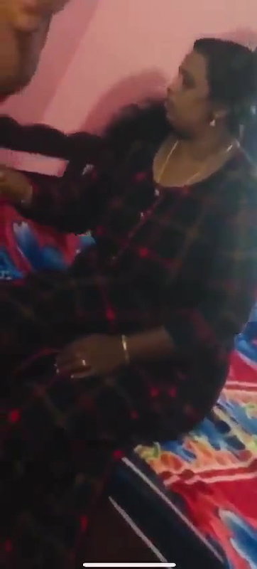Mature Mallu Slut Aunty Giving Blowjob