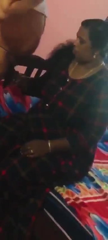 Mature Mallu Slut Aunty Giving Blowjob