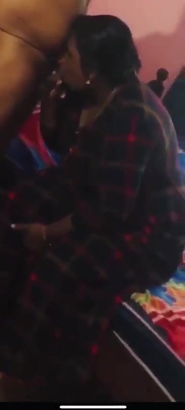 Mature Mallu Slut Aunty Giving Blowjob