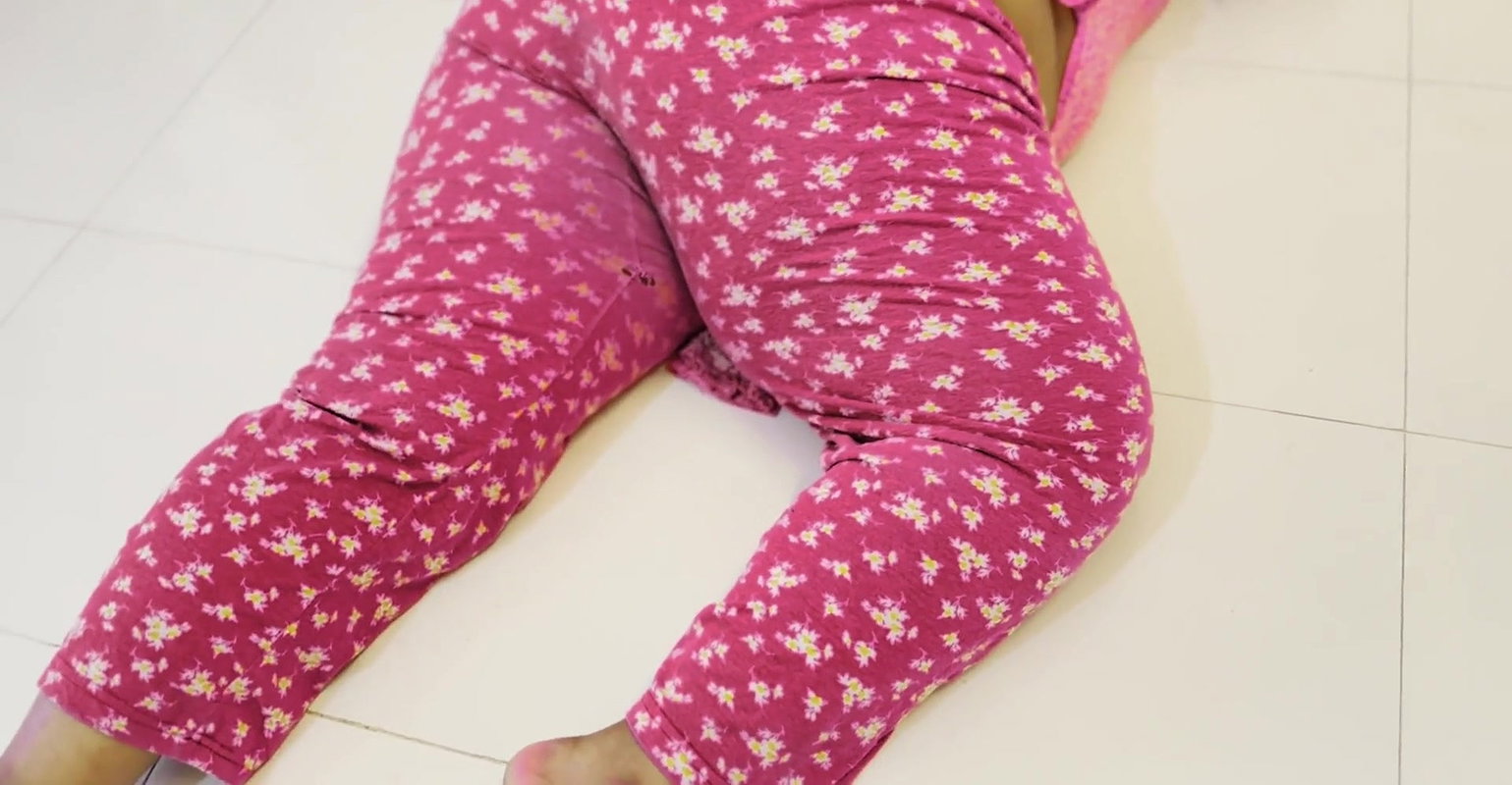 Tamil big ass 19 year old Sexy stepsister fucked by Punjabi step brother while resting in his room – Anal Cumshot (Episode-3)