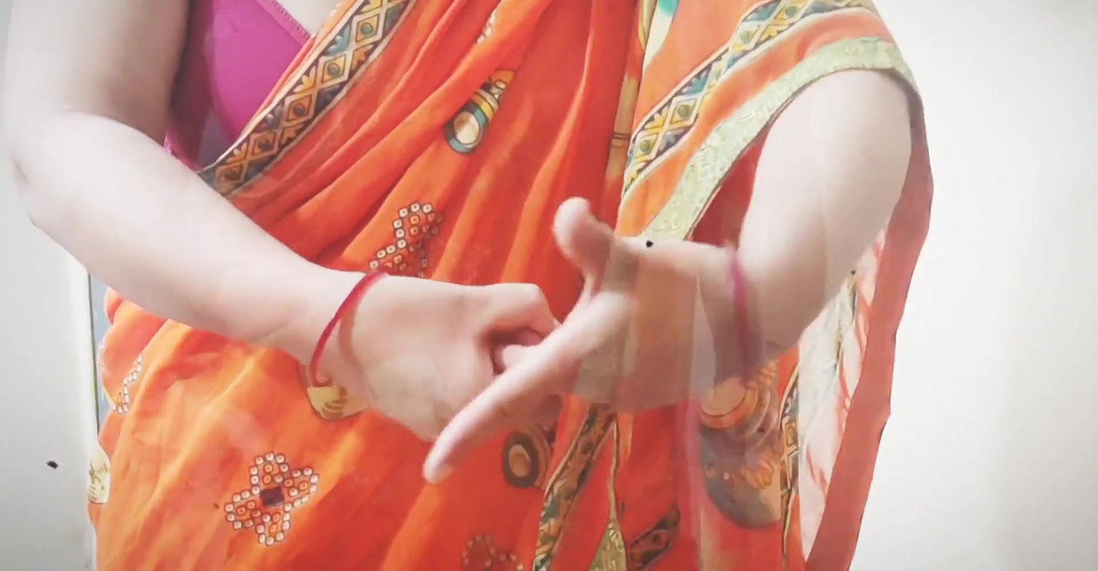 Solo Sangeeta gets hot pissing on the wall with Telugu audio