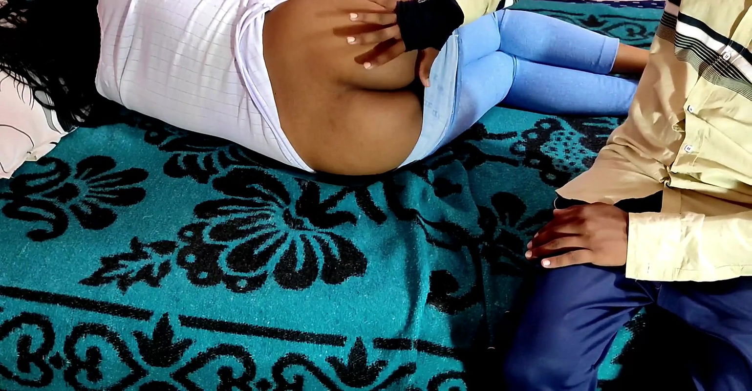 So rhi Badi Gaand Wali Milakin Ko nokar Ramu Ne Choda