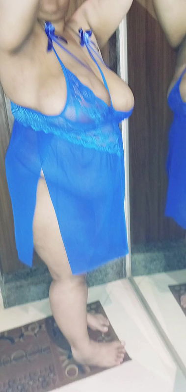 Slide clips of India Bbw Chubby Bhabhi in Blue Lingerie showing boobs big